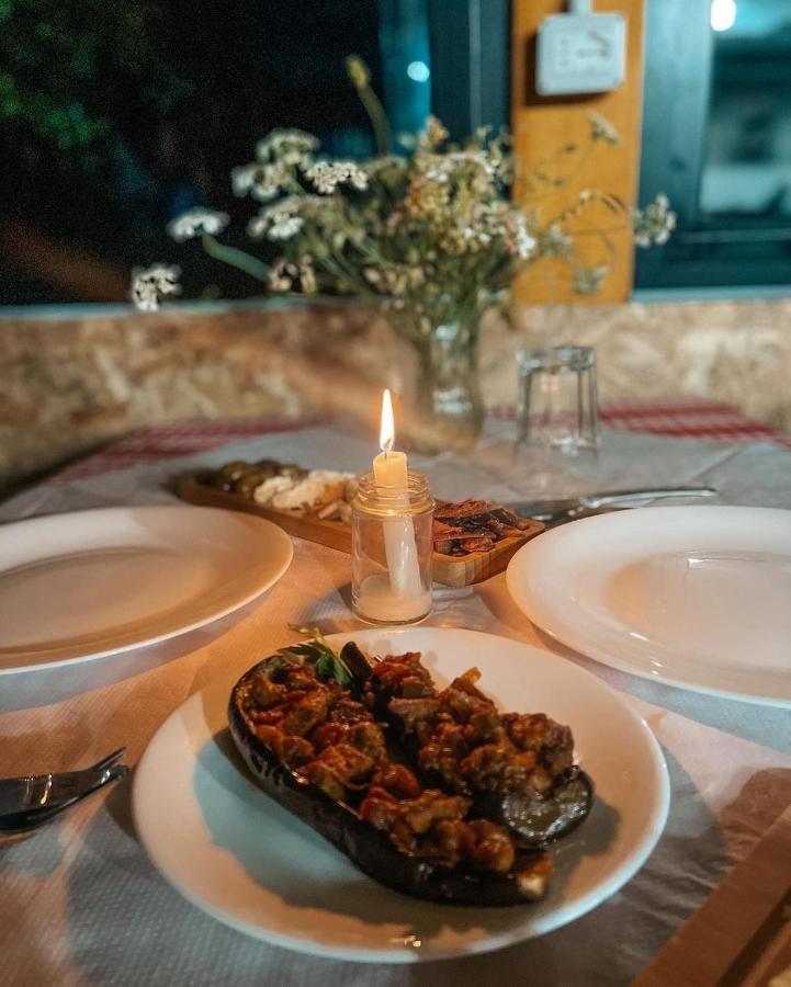 Gjecaj And Restaurant Bed & Breakfast 3*