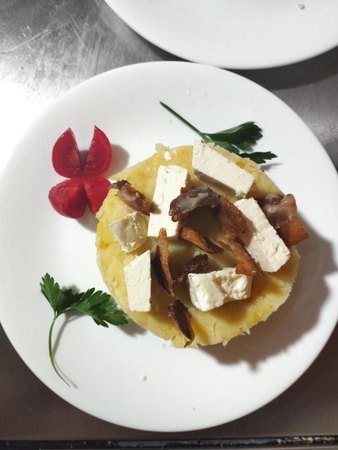 Gjecaj And Restaurant Bed & Breakfast Theth