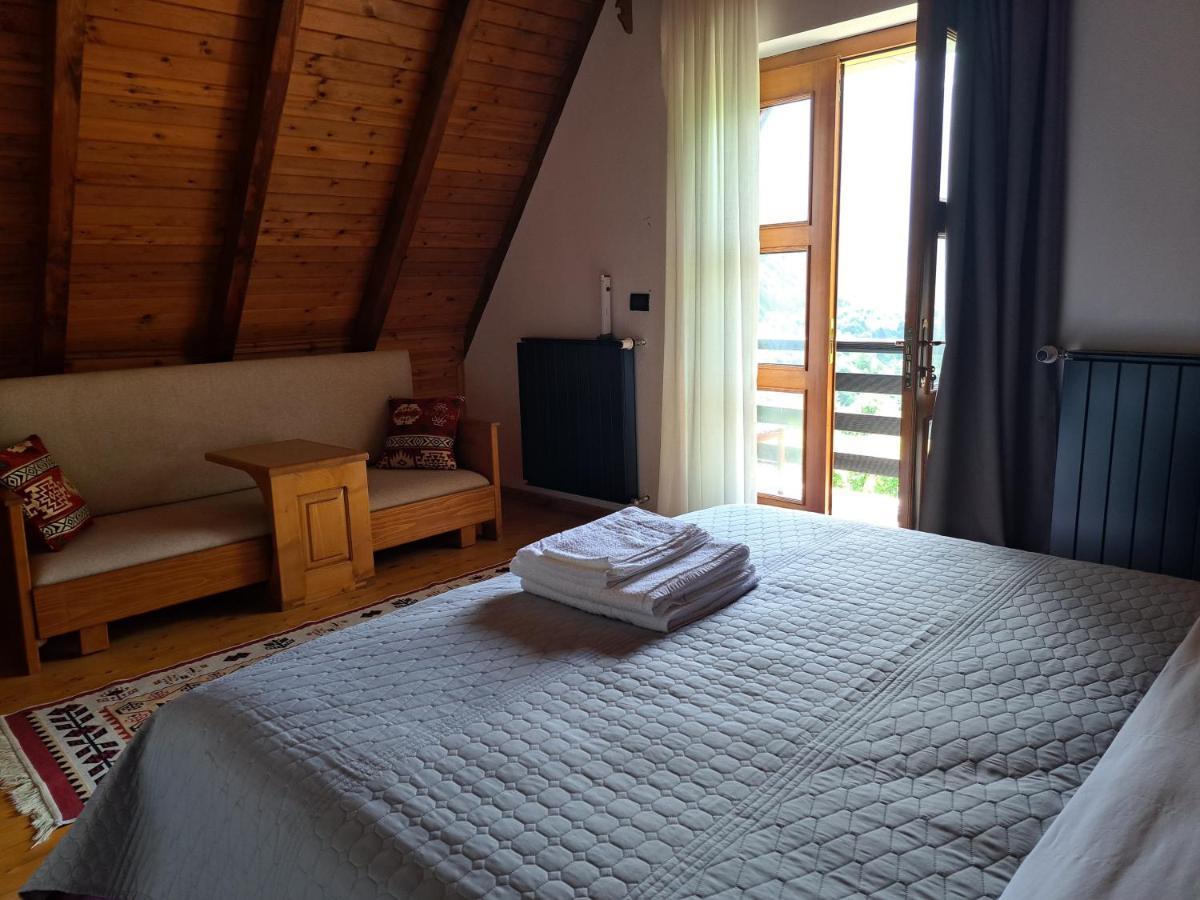 Bed & Breakfast Gjecaj And Restaurant