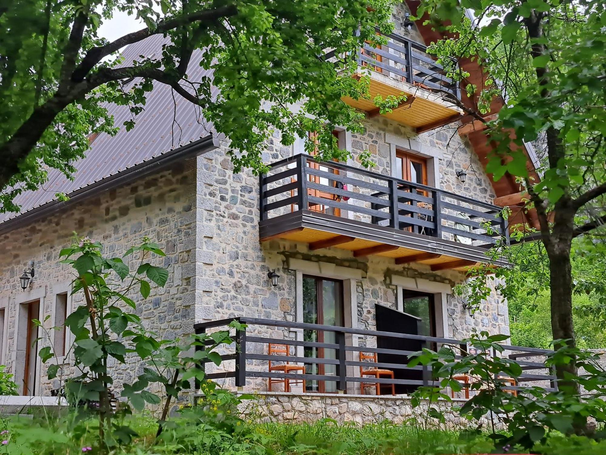 Gjecaj And Restaurant Bed & Breakfast Theth