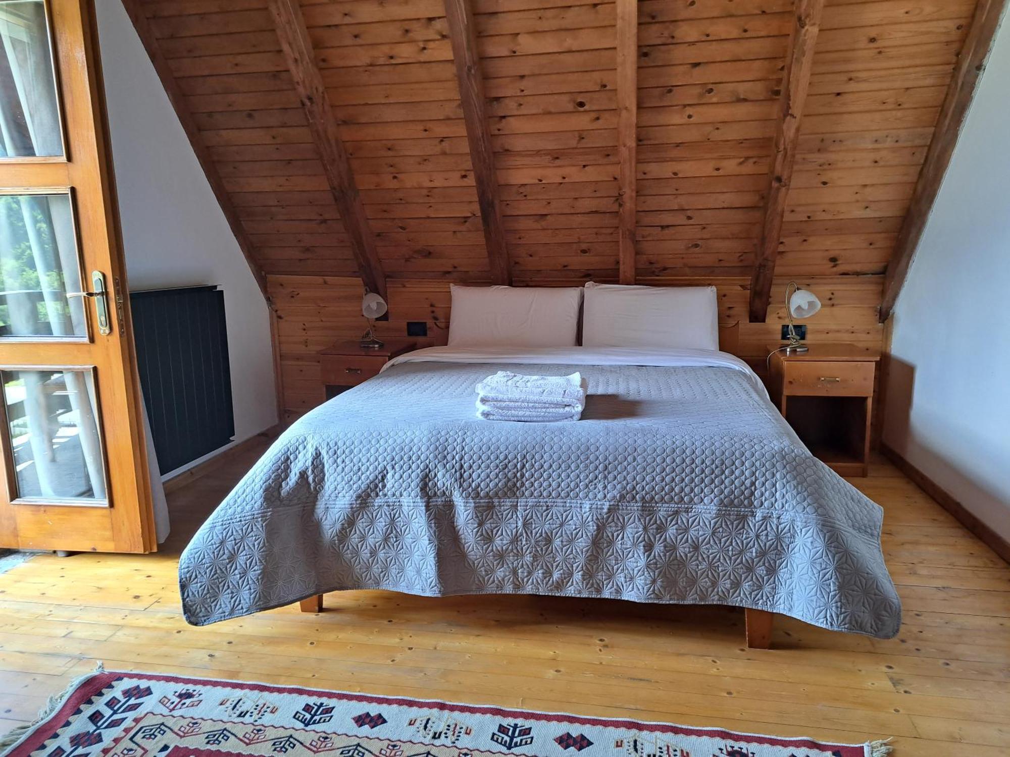 Gjecaj And Restaurant 3*