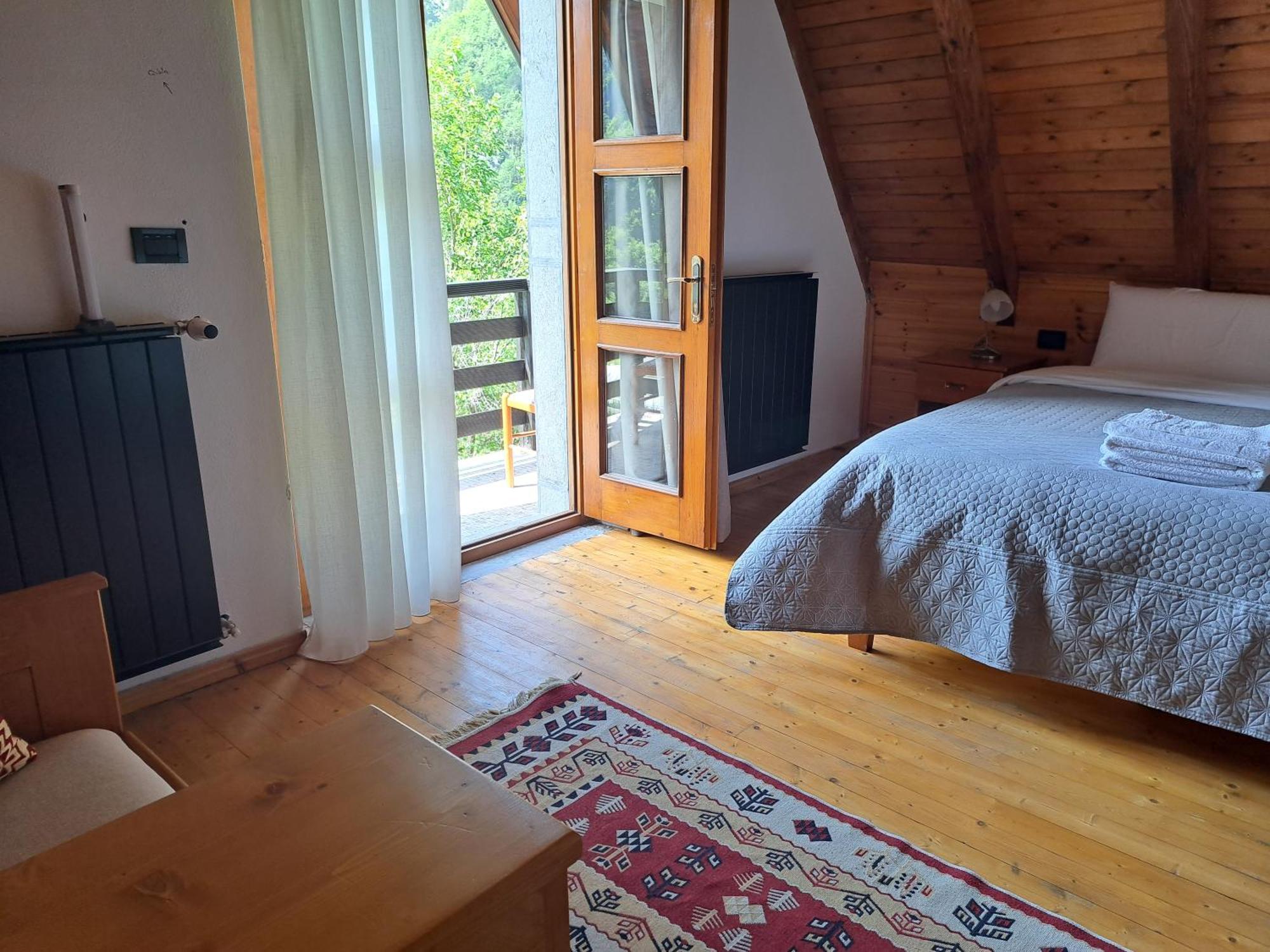 Bed & Breakfast Gjecaj And Restaurant 3*