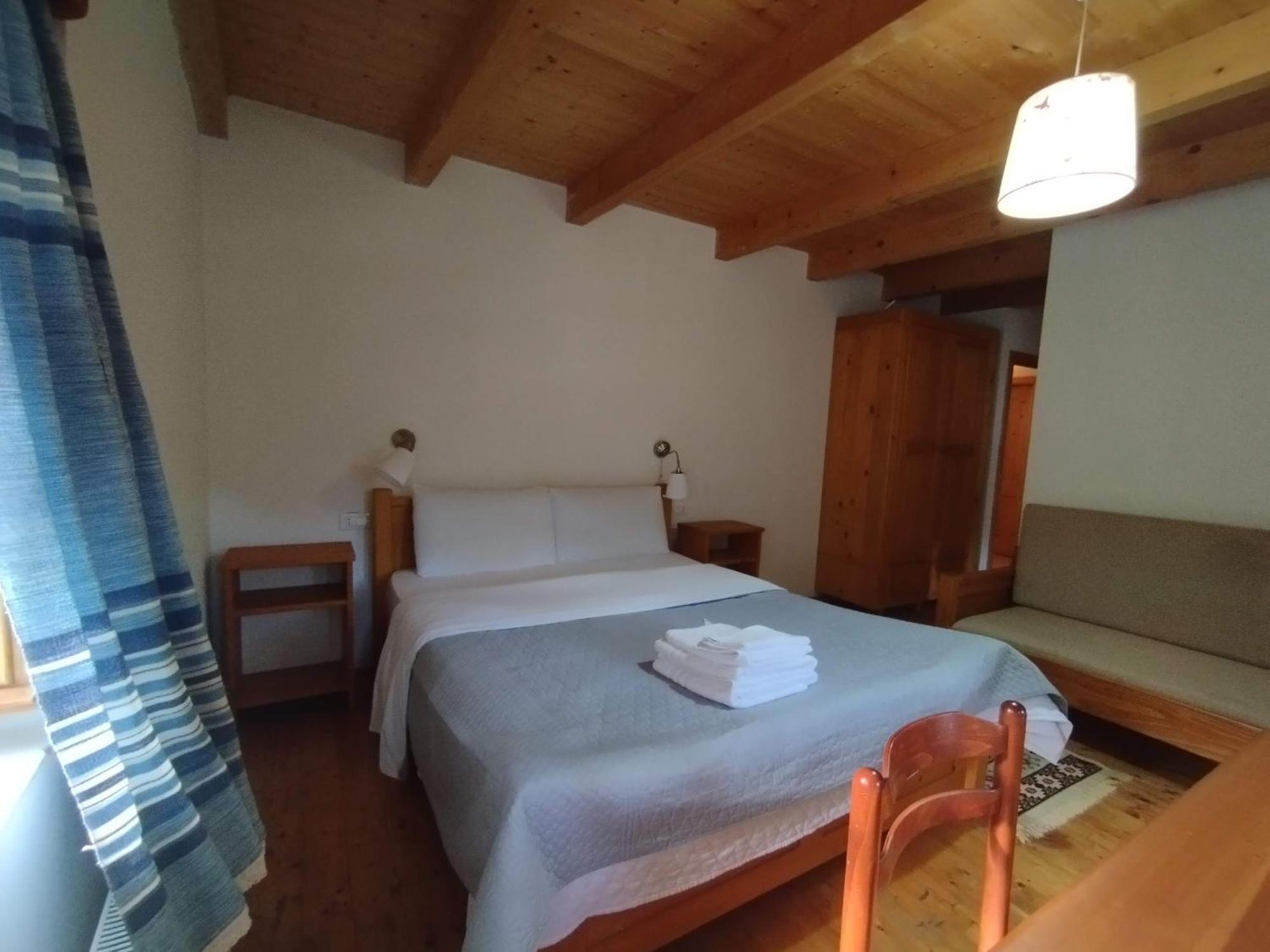 Gjecaj And Restaurant Bed & Breakfast Theth