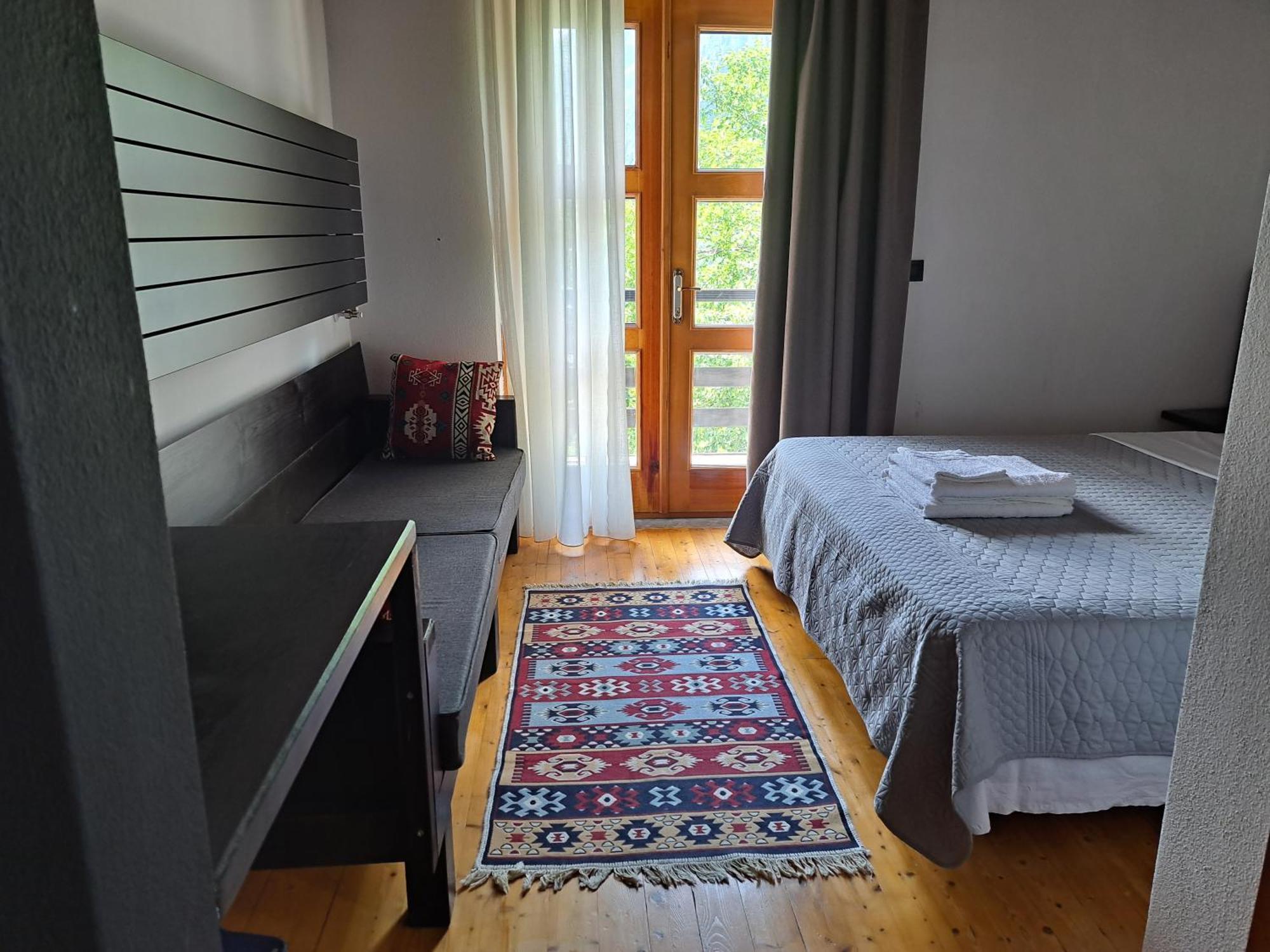 Bed & Breakfast Gjecaj And Restaurant Theth